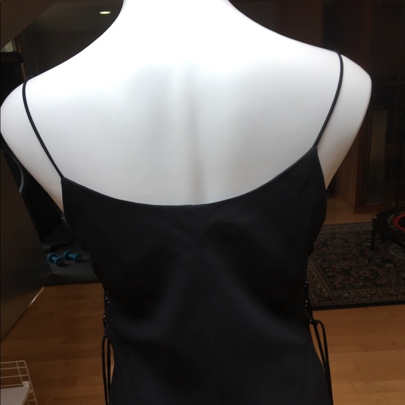 Black gown size 12 - Picture 8 of 15